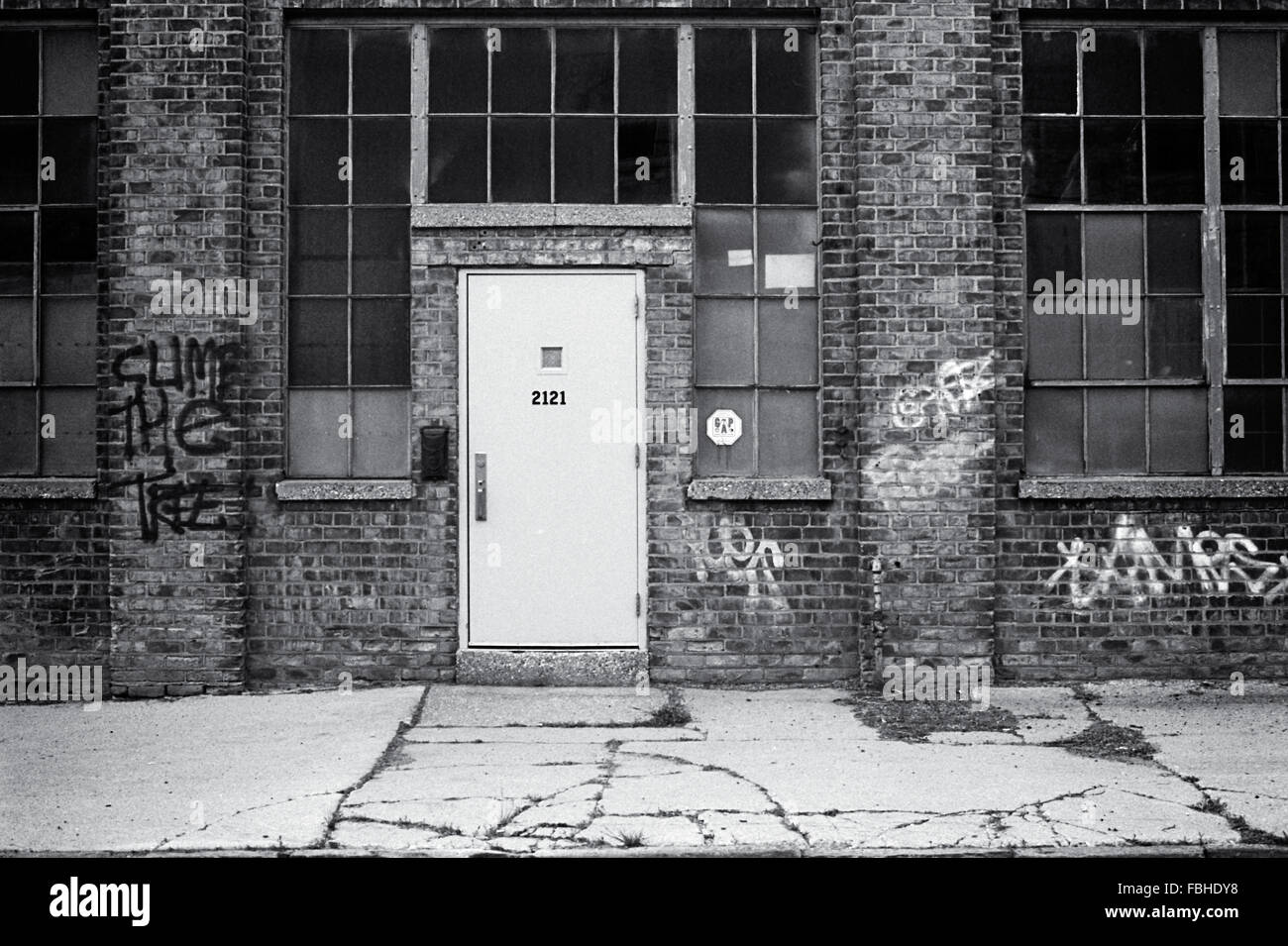 Außentür des verlassenen Fabrik in Detroit Stockfoto