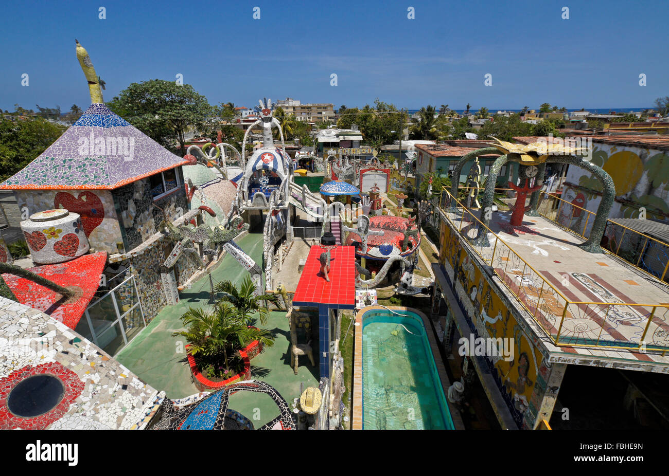 Jose Fusters künstlerischen Kreationen auf Fusterlandia, Jaimanitas Nachbarschaft, Havanna, Kuba Stockfoto