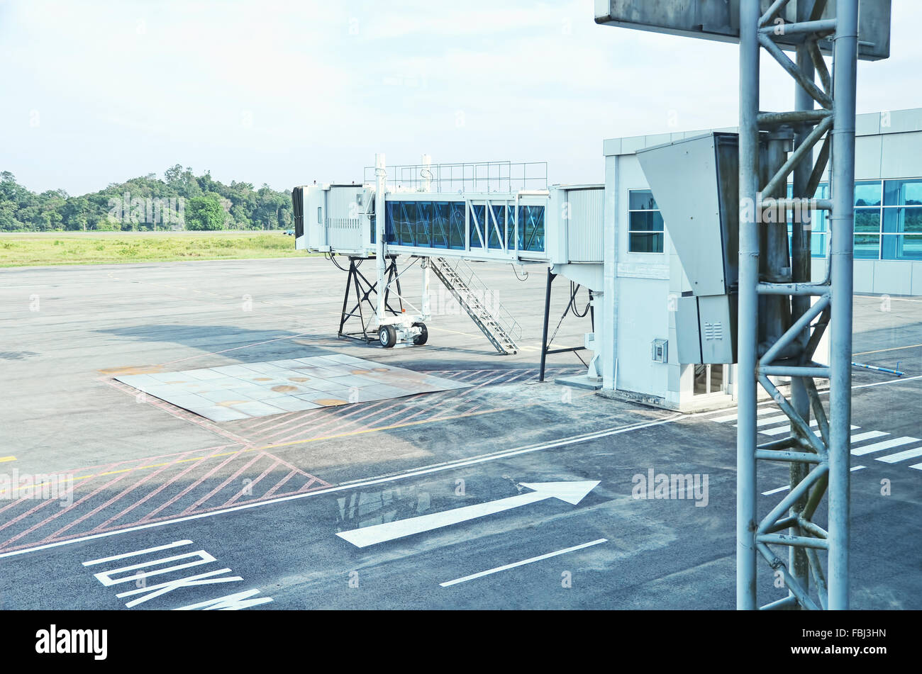 Eine Jet-Brücke in Kalimarau Flughafen Stockfoto