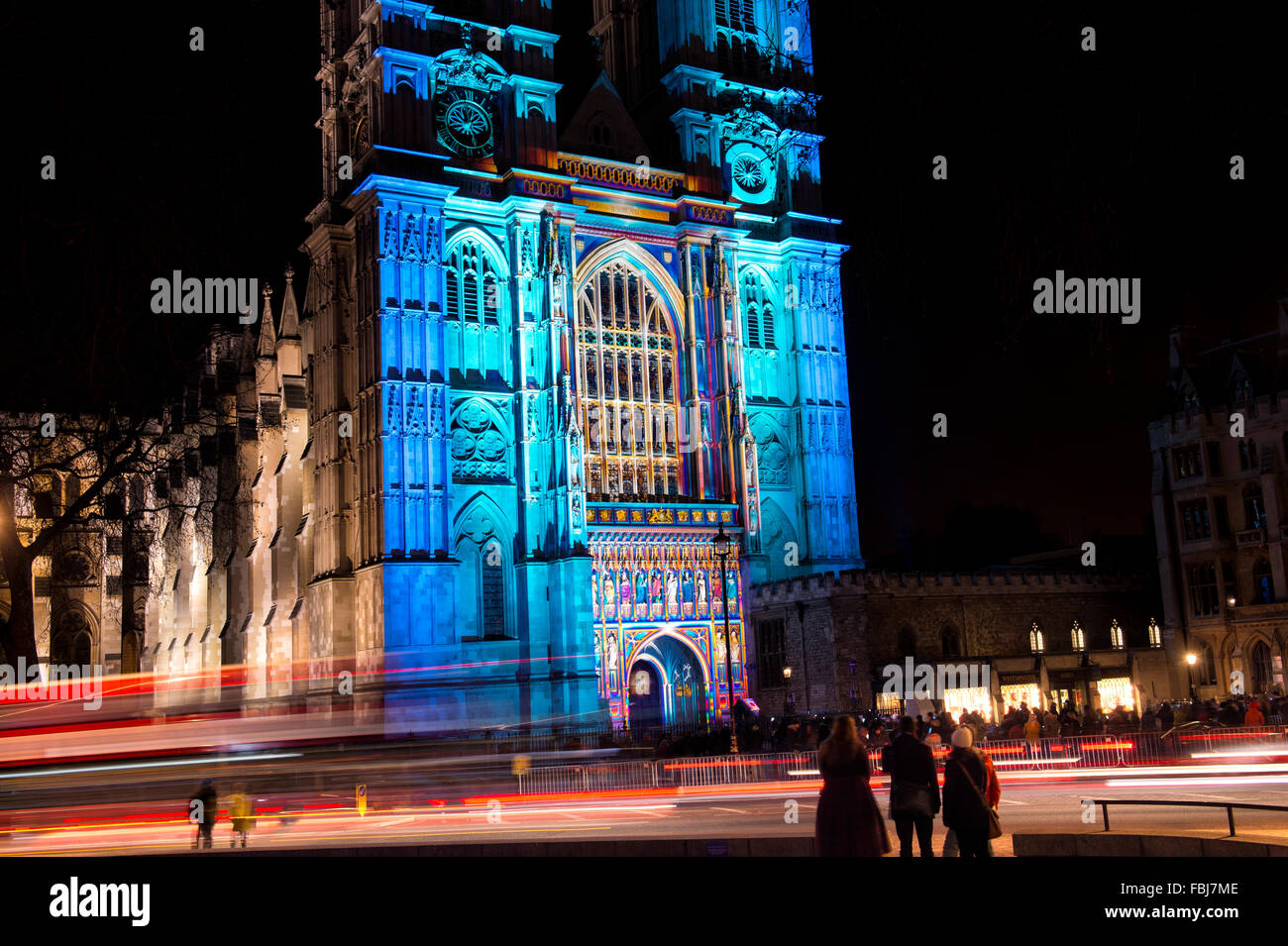 Die Westfassade des Westminster Abbey auf dem 2016 Lumiere Light Festival London. Das Licht des Geistes durch Patrice Warrener Stockfoto