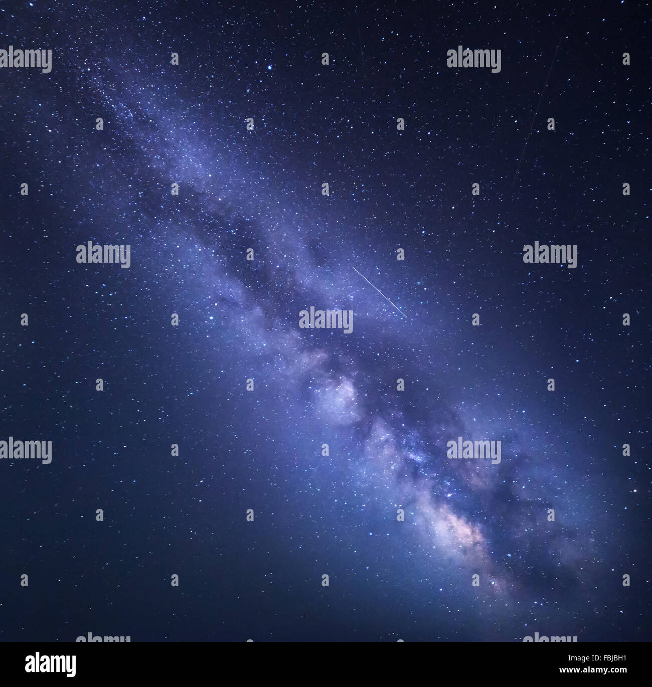 Sternenklaren Nachthimmel mit Milky Way. Natur-Hintergrund. Stockfoto