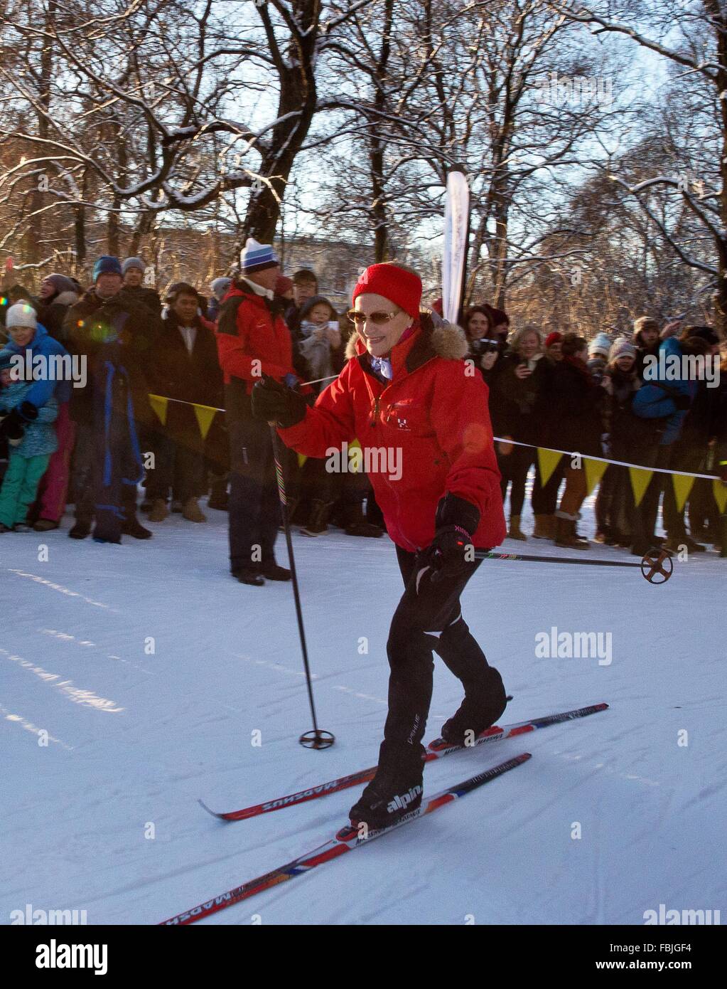 Oslo, 17.01.2016 HM Königin Sonja 25. Jahrestag des Aufstiegs auf den norwegischen Thron ihre Majestäten König Harald und Königin Sonja der königlichen Familie besucht die Ereignisse im The Palace Square (Slottsplassen) RPE/Albert Nieboer/Niederlande OUT - NO-Draht-Dienst - Stockfoto