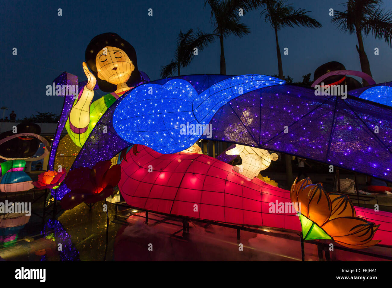 HONG KONG - SEP 19: Chinesische Laternen leuchten, um das Mondfest am 19. September 2015 zu feiern. Stockfoto