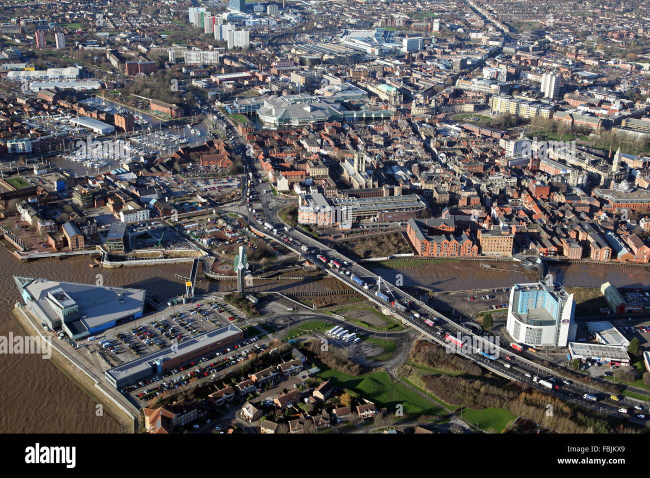 Luftaufnahme von Hull City centre, Marina, Gezeiten Barriere River Hull, The Deep, UK Stockfoto