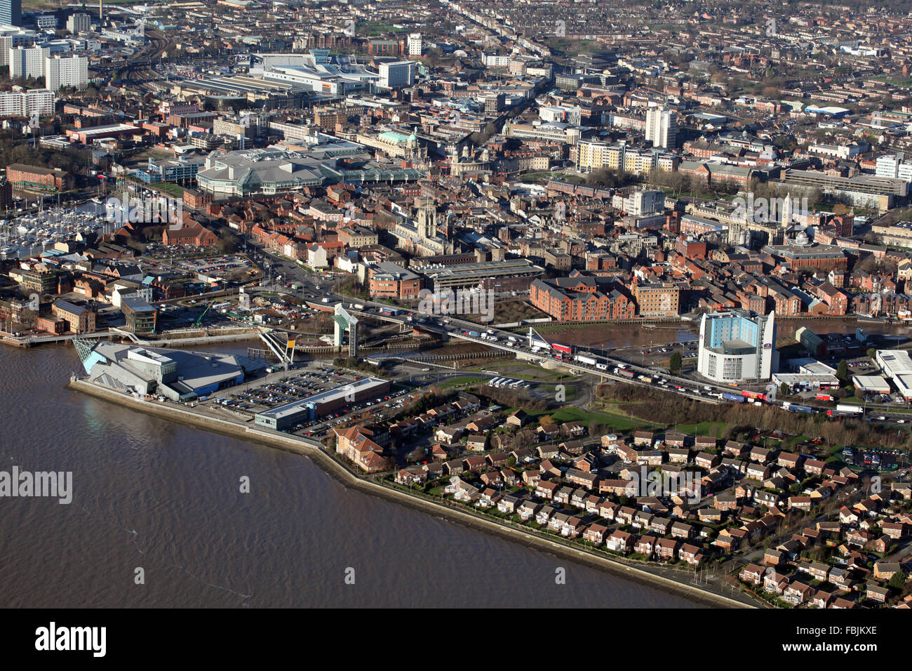 Luftaufnahme von Hull City centre, Marina, Gezeiten Barriere River Hull, The Deep, UK Stockfoto