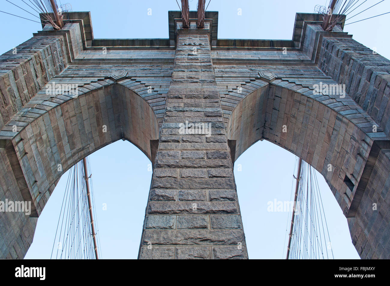 New York, USA: Details der Brooklyn Bridge, ein Symbol der Stadt New York verbindet die Stadtteile Manhattan und Brooklyn, über den East River. Stockfoto