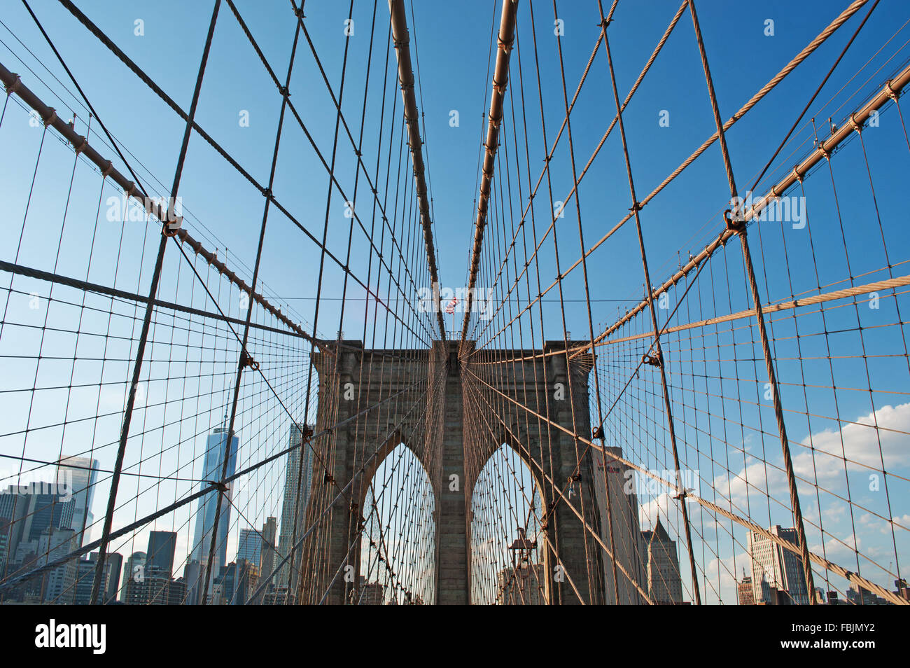 New York, USA: Details der Brooklyn Bridge, ein Symbol der Stadt New York verbindet die Stadtteile Manhattan und Brooklyn, über den East River. Stockfoto