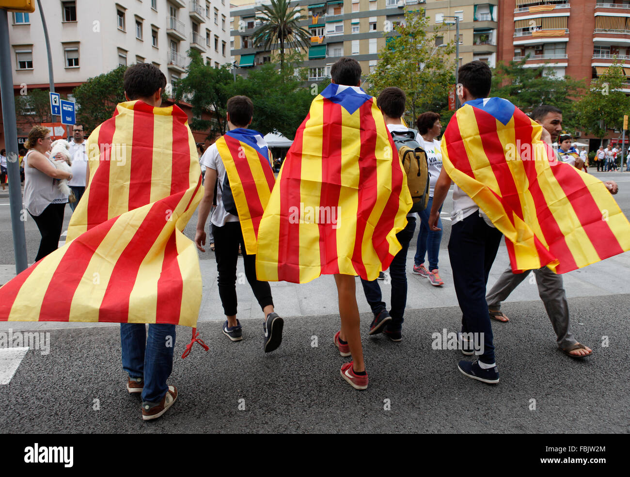 Etwa 2 Millionen pro-unabhängigkeit Katalanen versammeln sich auf der Avinguda Meridiana, Barcelona Die katalanische Flagge Stockfoto