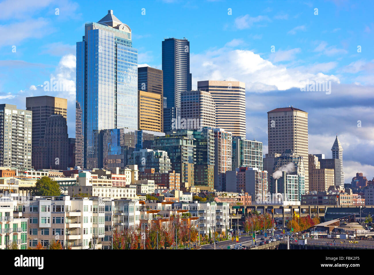 Seattle Stadt Skyline bei Sonnenuntergang im Herbst. Stockfoto