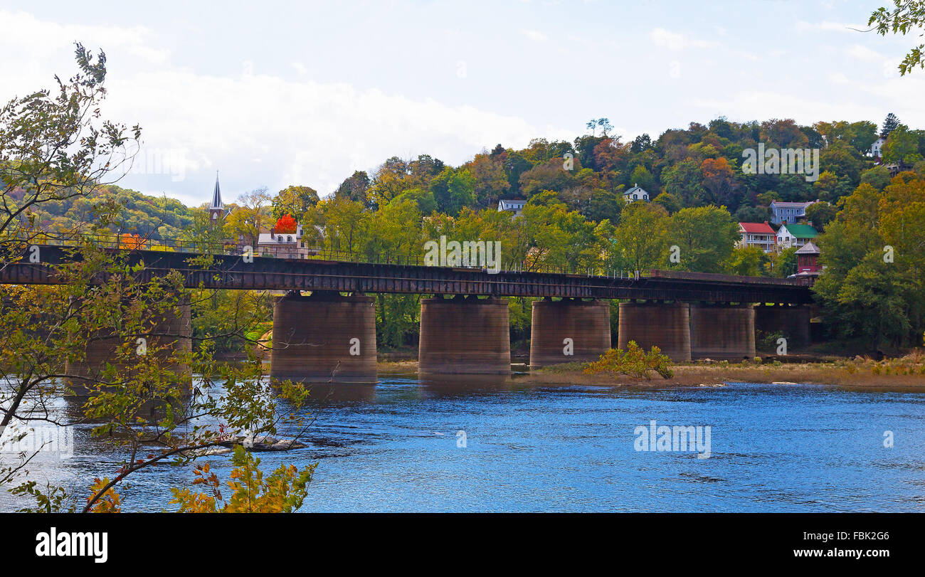 Eisenbahnbrücke über Shenandoah River bei Harpers Ferry in West Virginia. USA. Stockfoto