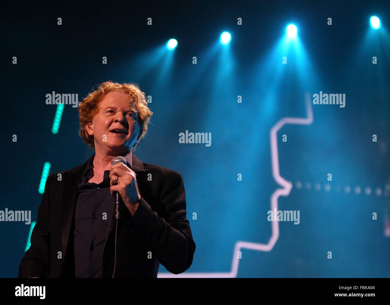 Mick Hucknell mit Simply Red in der O2 Arena Featuring: Mick Hucknell einfach rot wo: London, Vereinigtes Königreich bei: 17. Dezember 2015 Stockfoto