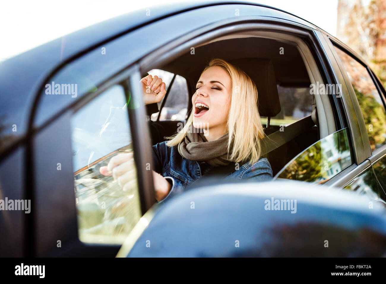 Frau Auto fahren Stockfoto