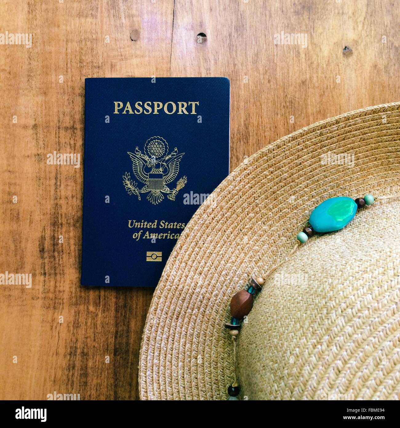 Amerikanischen Pass mit einem Strohhut Stockfoto