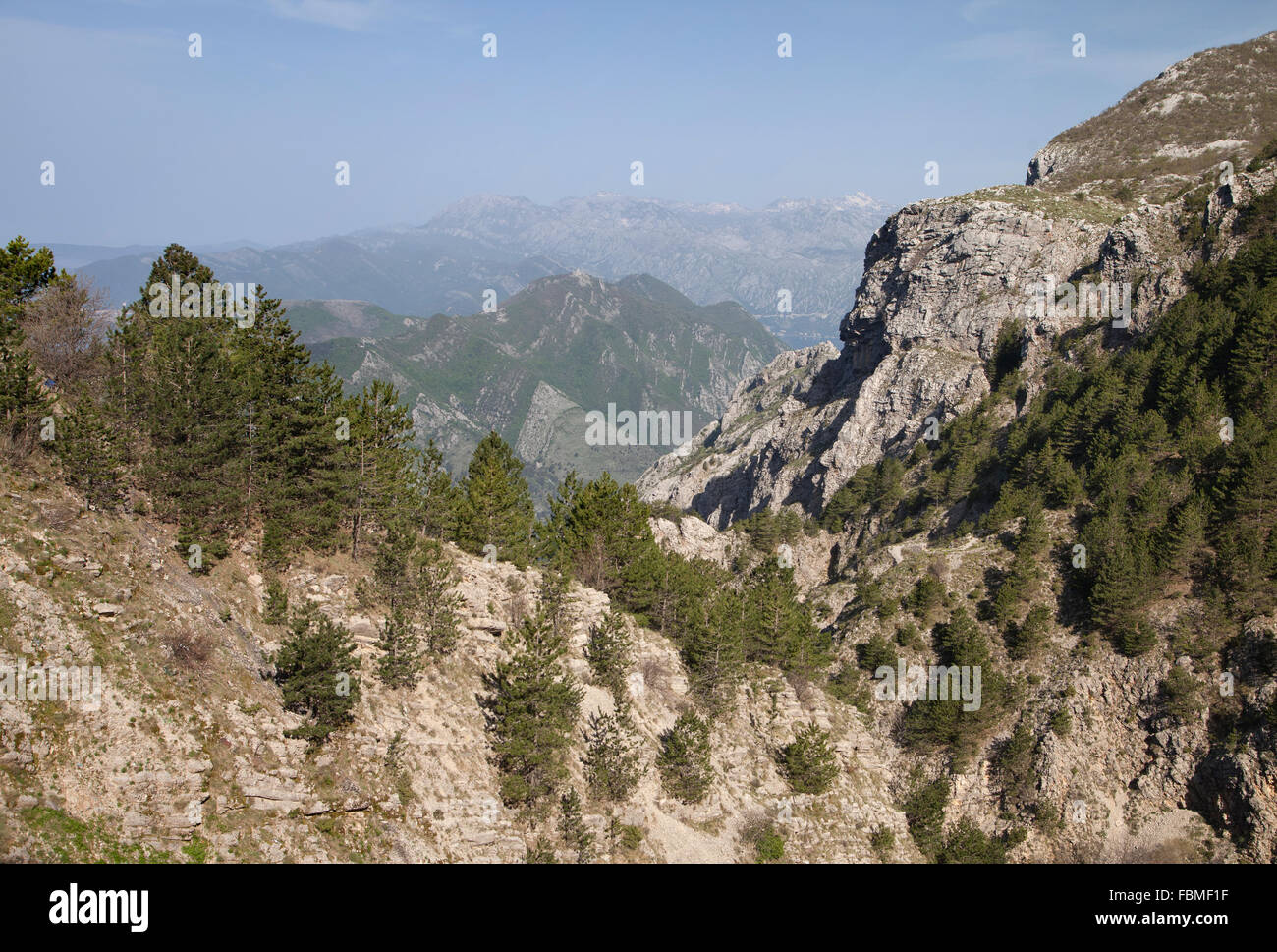 Blick auf Berge in Montenegro im Frühjahr Stockfoto