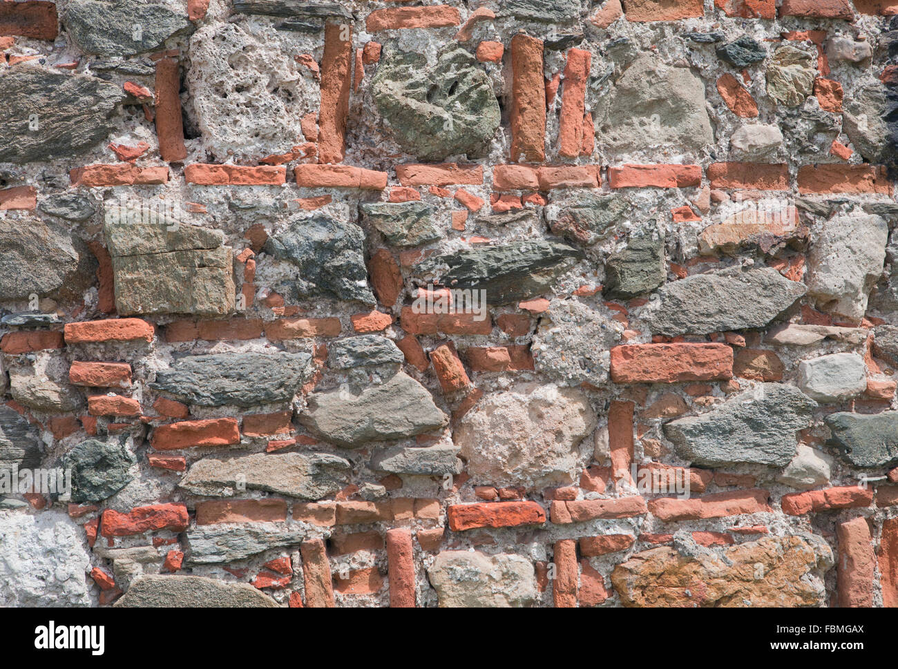 Alten verwitterten Steinwand für Hintergrund oder Textur Stockfoto Alten verwitterten Steinwand für Hintergrund oder Textur Stockfoto