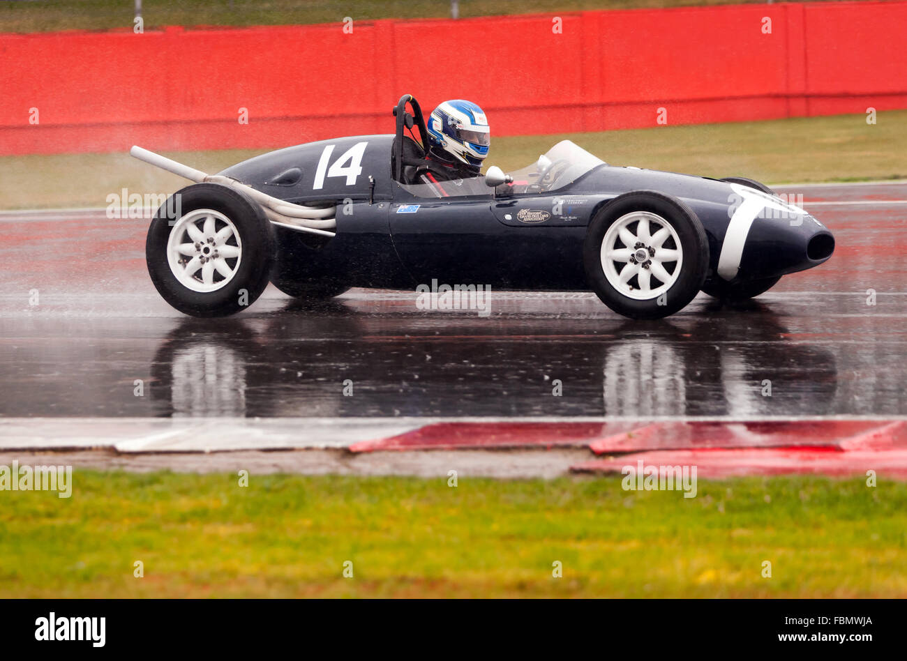 Ein 1957 Cooper T43 Grand Prix Auto für die Maserati-Trophäe für HGPCA Pre 66 Grand-Prix-Wagen Rennen qualifizieren. Stockfoto