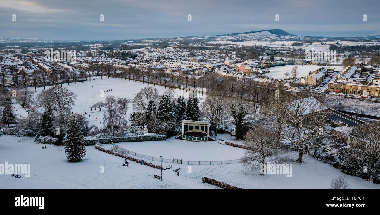 Winter-Szene Blick auf Clitheroe, Lancashire, UK Stockfoto