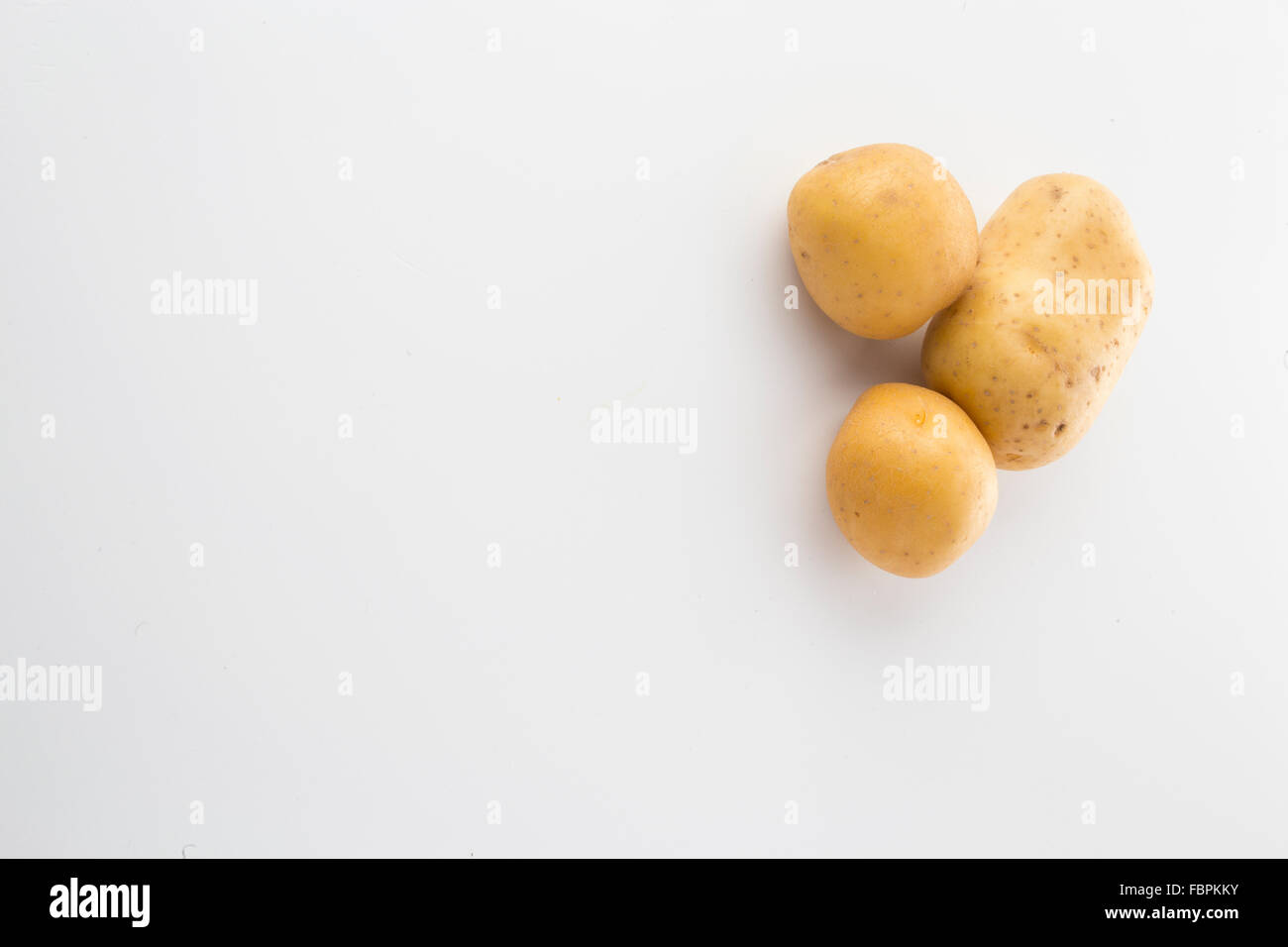 Kartoffeln, isoliert auf weiss Stockfoto