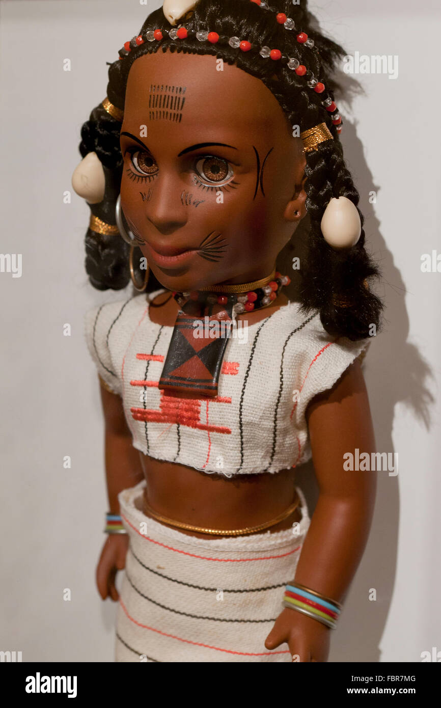 Traditionelle weibliche afrikanische Puppe Stockfoto