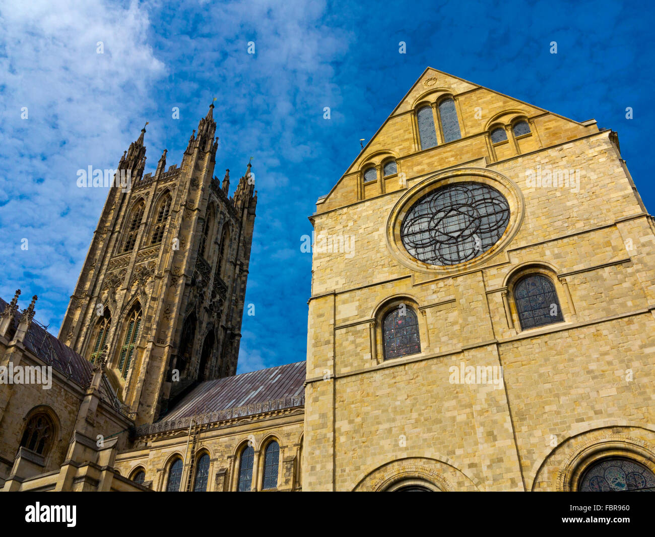 Fassade der Kathedrale und Metropolitical Kirche von Christus bei Canterbury Kent UK die Kathedrale des Erzbischofs von Canterbury Stockfoto