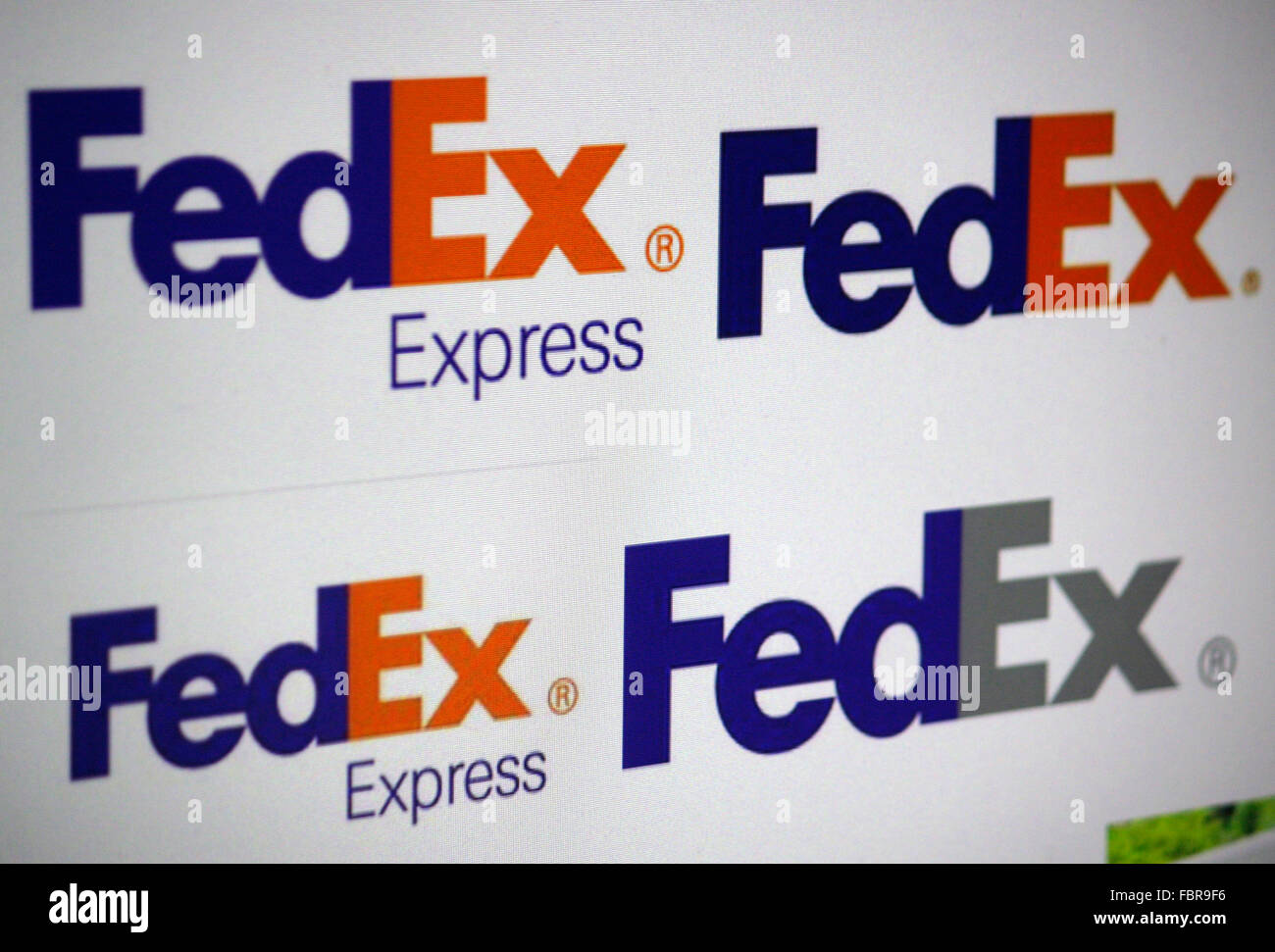 Markenname: "FedEx - Federal Express". Stockfoto