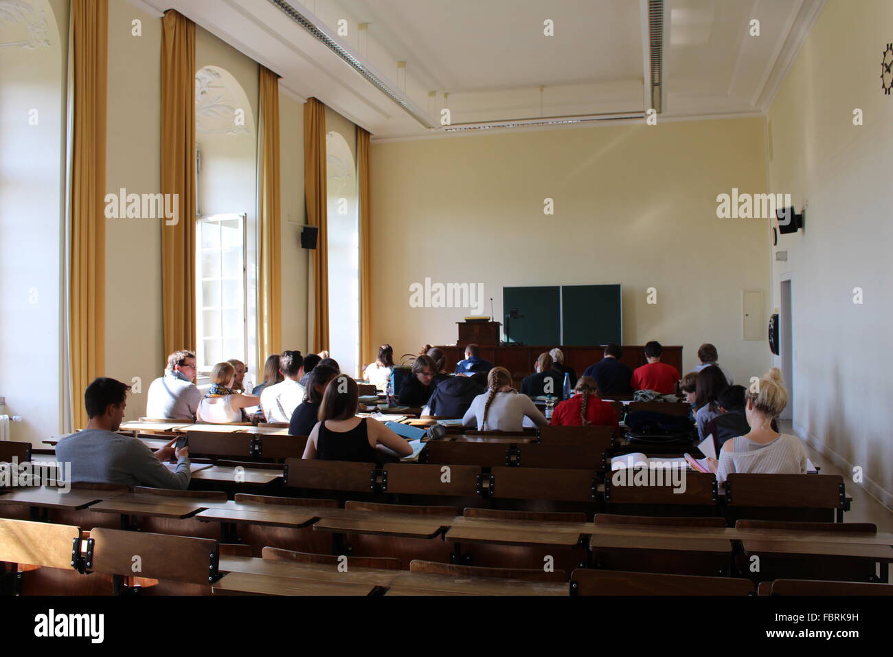 Bonn, Deutschland, Universität Bonn, Blick in einen Raum mit Publikum Stockfoto