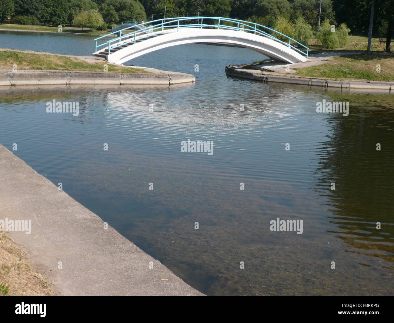 Sommer im Stadtpark am Tag Stockfoto