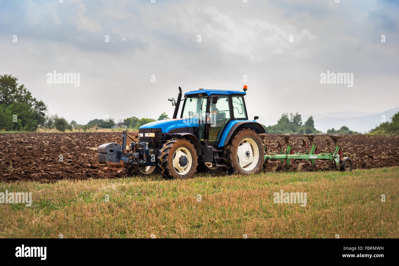 Kazanlak, Bulgarien - 20 Aug: New Holland 8160 Zugmaschine auf dem Display in Salo, Finnland am 20. August 2015. In Europa, landwirtschaftlichen Trakt Stockfoto