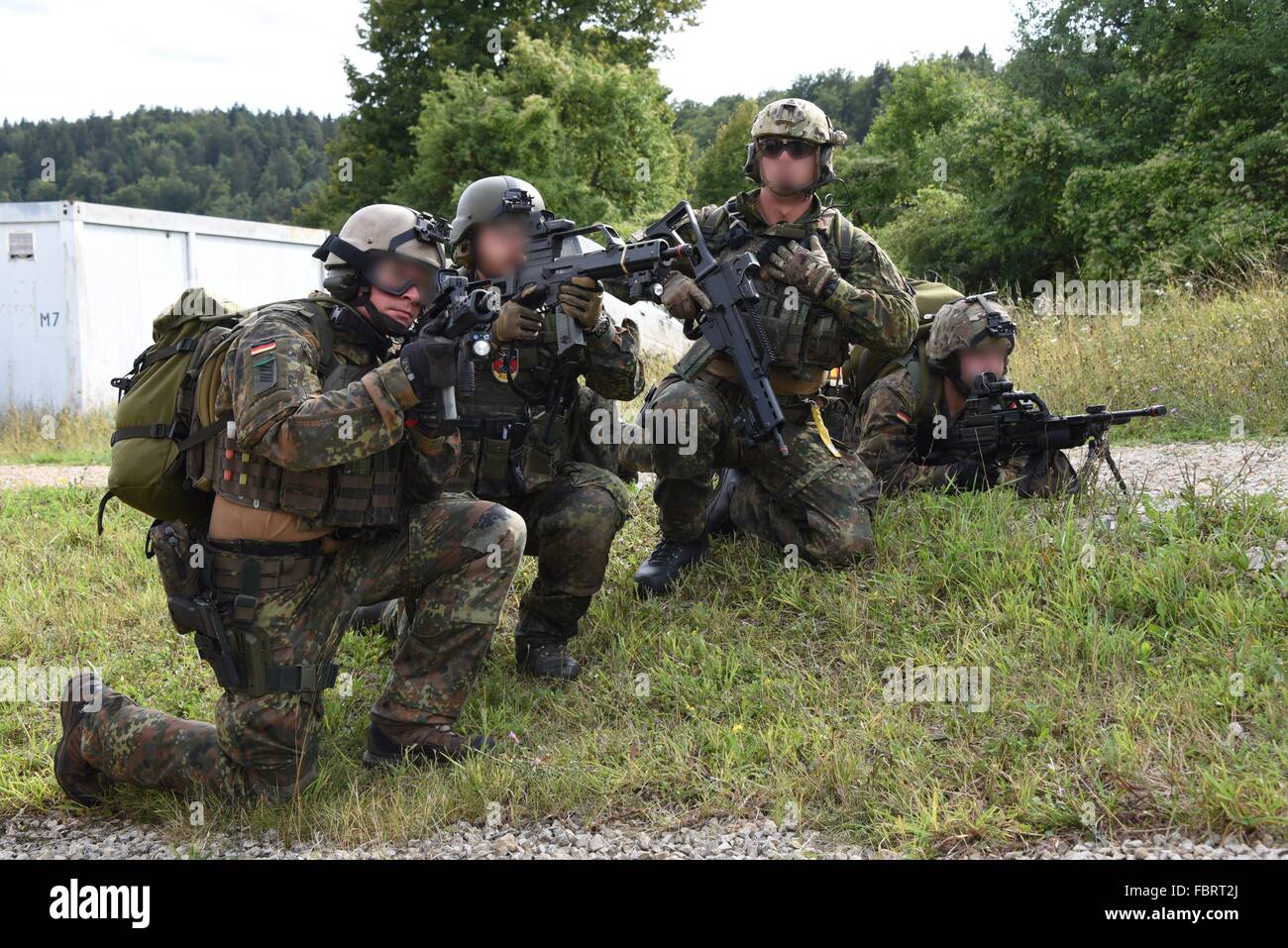 Fallschirmjäger mit erweiterten Funktionen der 3. Kompanie, 31. Airborne Regiment während der multinationalen Übung Swift Antwort auf das Joint Multinational Readiness Center in Hohenfels, Deutschland. Stockfoto