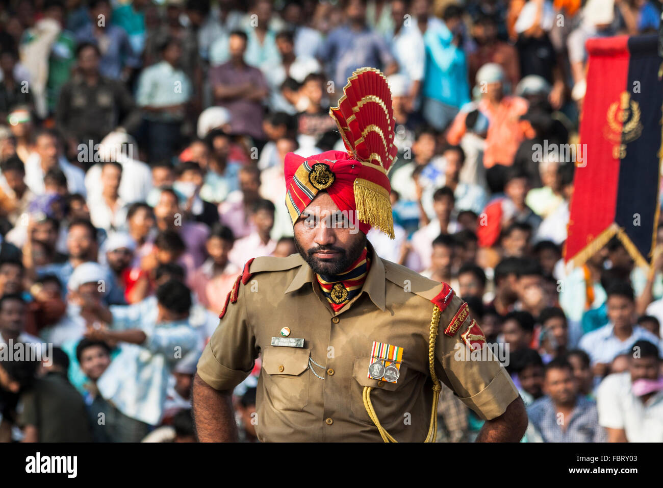 Border Security Guard - Indien Pakistan Grenze Zeremonie in Wagah. Stockfoto