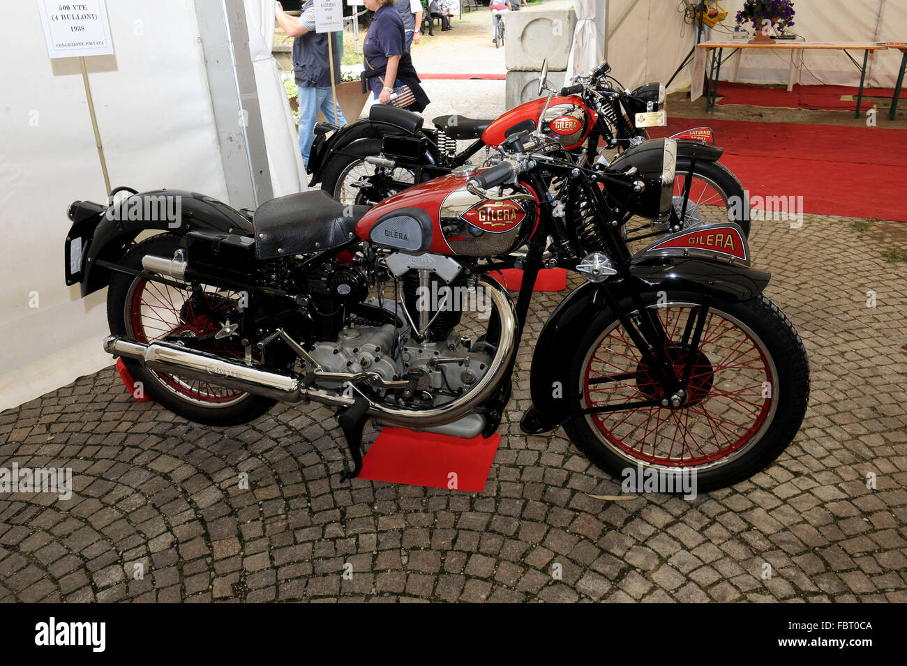 Arcore - Ausstellung von historischen Modellen von den Werksmaschinen Gilera. Modell 500 VTE (4 Schrauben) Stockfoto