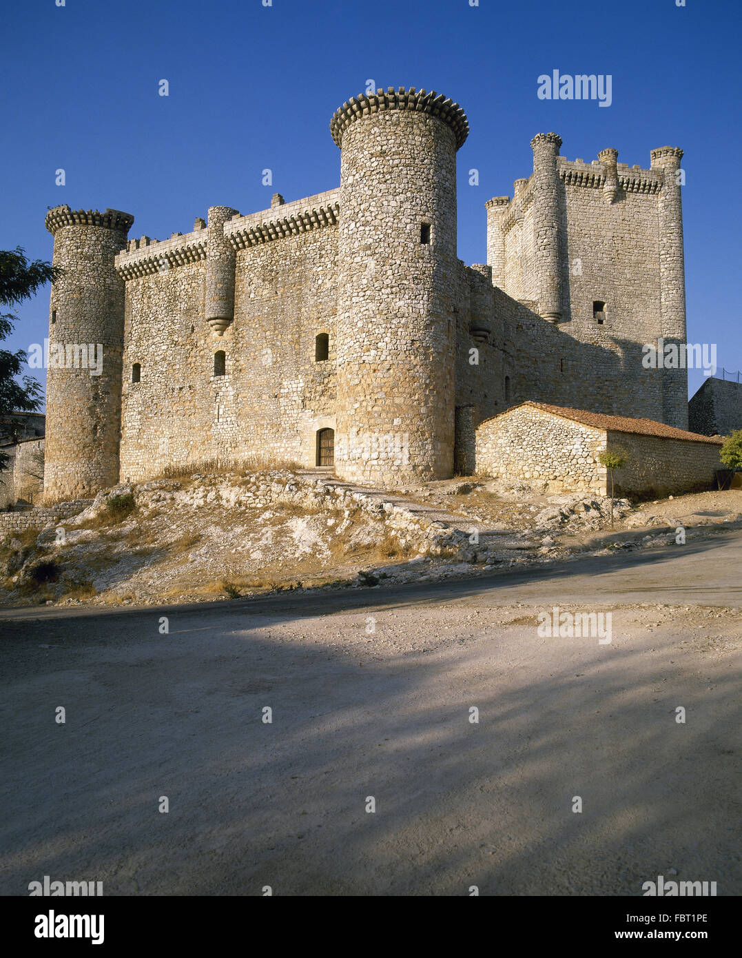 Spanien. Torija. Schloss. Militärische Festung, die von den Templern im 11. Jahrhundert erbaut. Stockfoto