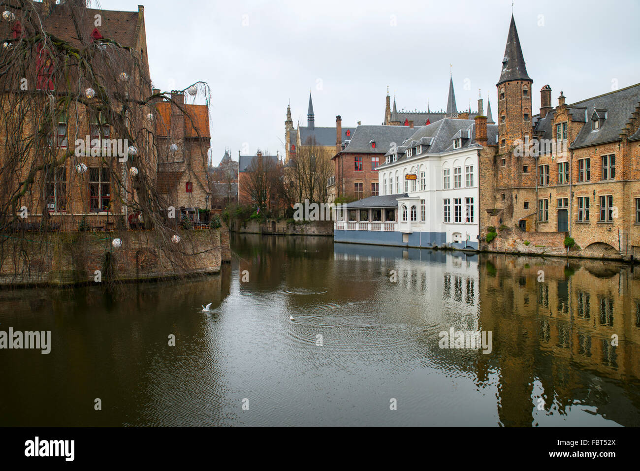 Canalside Hotels und Häuser, Brügge Stockfoto