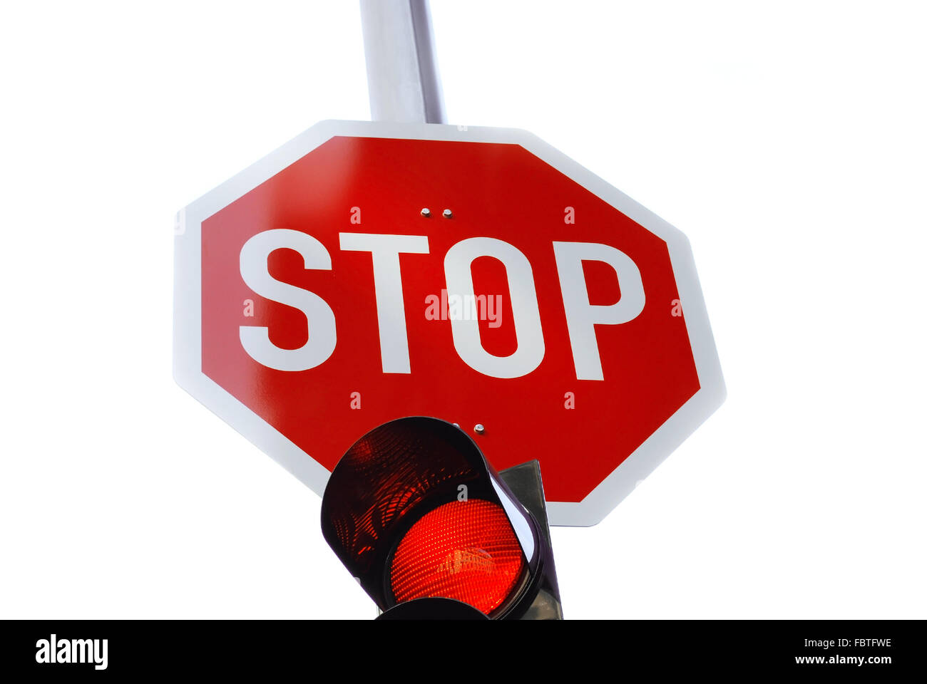 Stoppschild mit licht -Fotos und -Bildmaterial in hoher Auflösung – Alamy
