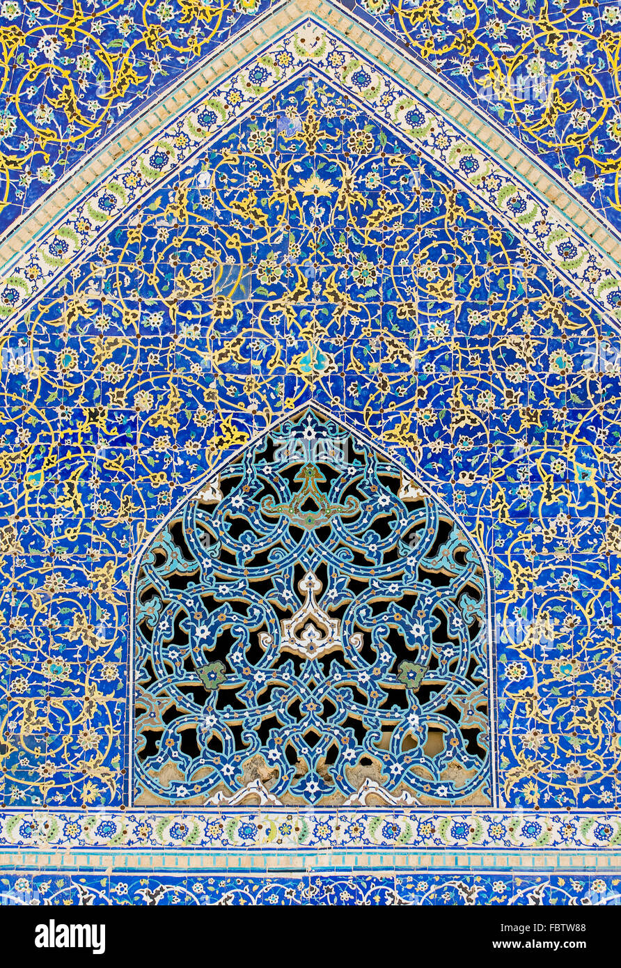 gekachelter Hintergrund, orientalische Ornamente aus Moschee von Isfahan, Iran Stockfoto