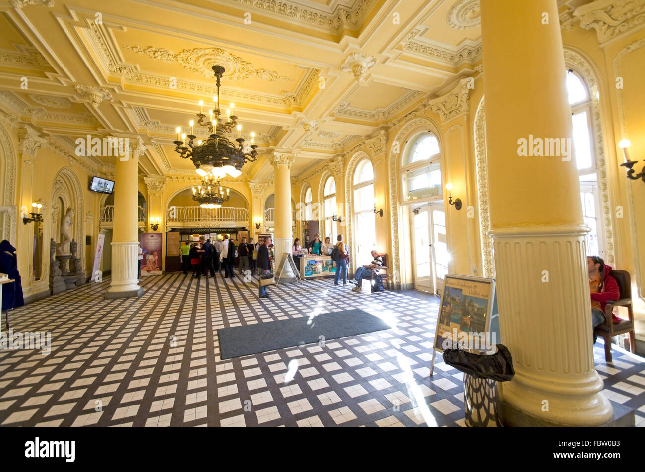 Eingangshalle des Szechenyi Spa budapest Stockfoto