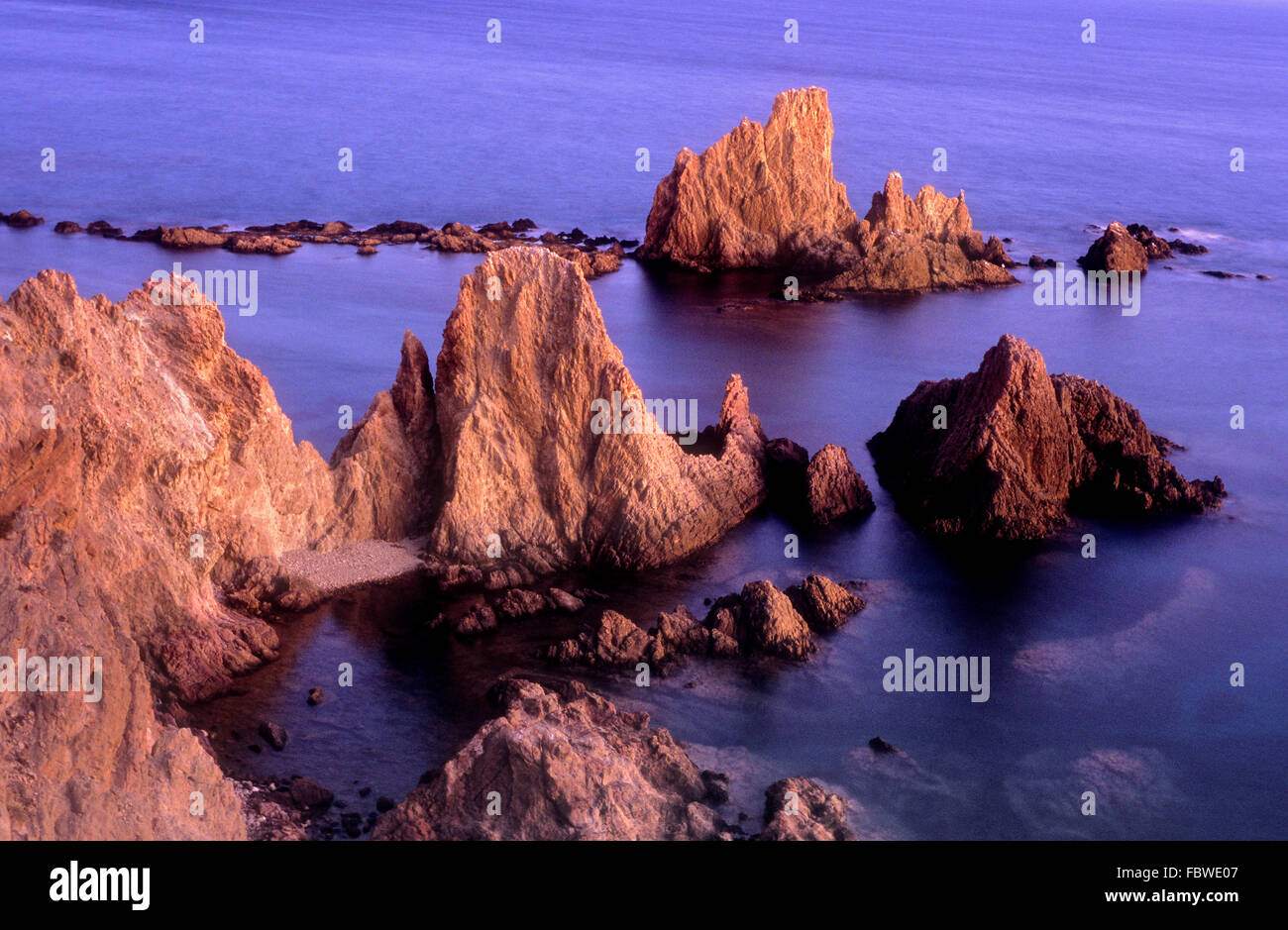 "Arrecife de Las Sirenas´ Riff der Meerjungfrauen. Cabo de Gata-Nijar Natural Park. Biosphären-Reservat, Provinz Almeria, Andalusien, Stockfoto