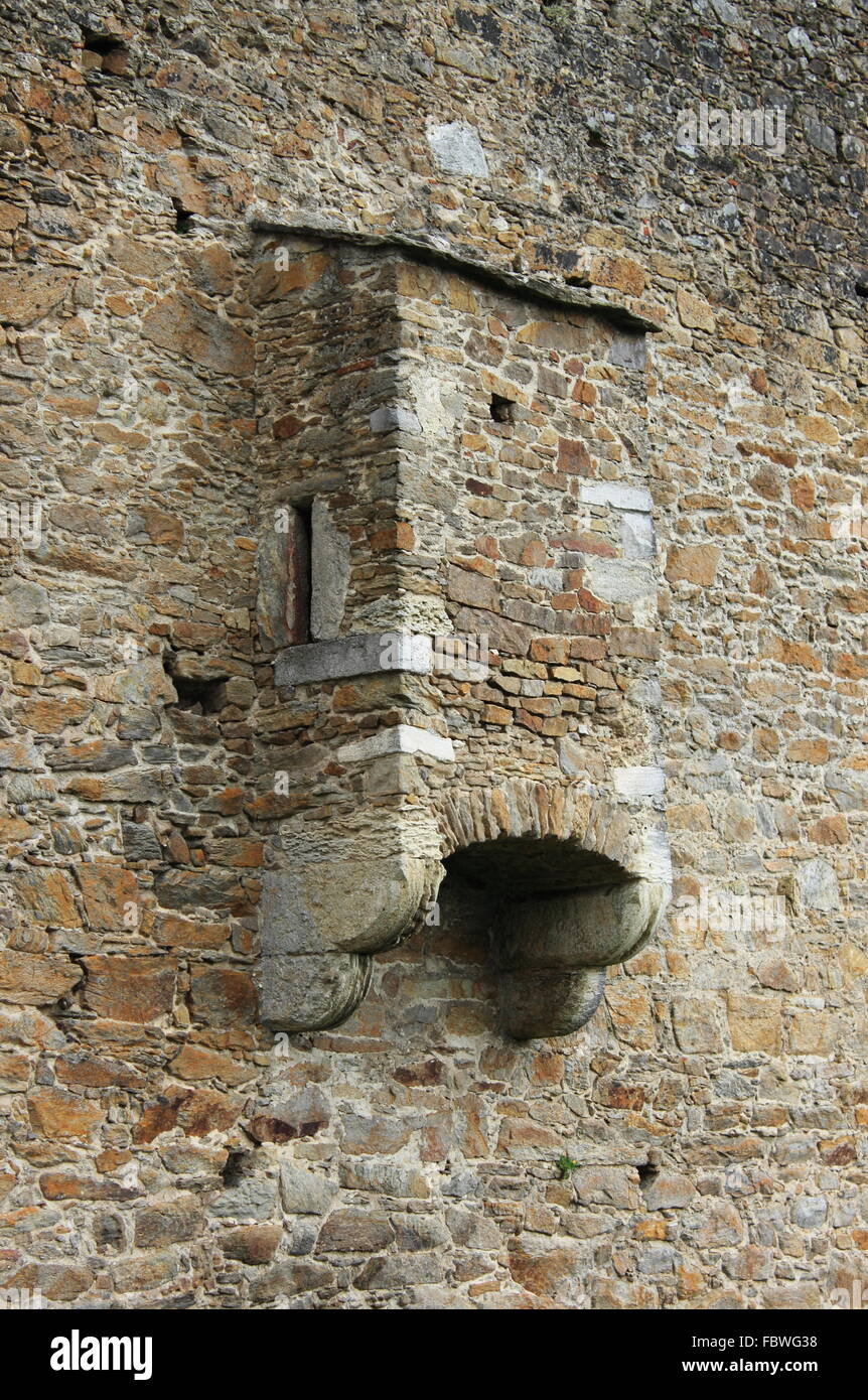 Mittelalterliche Toilette in einer alten Burg Stockfotografie - Alamy