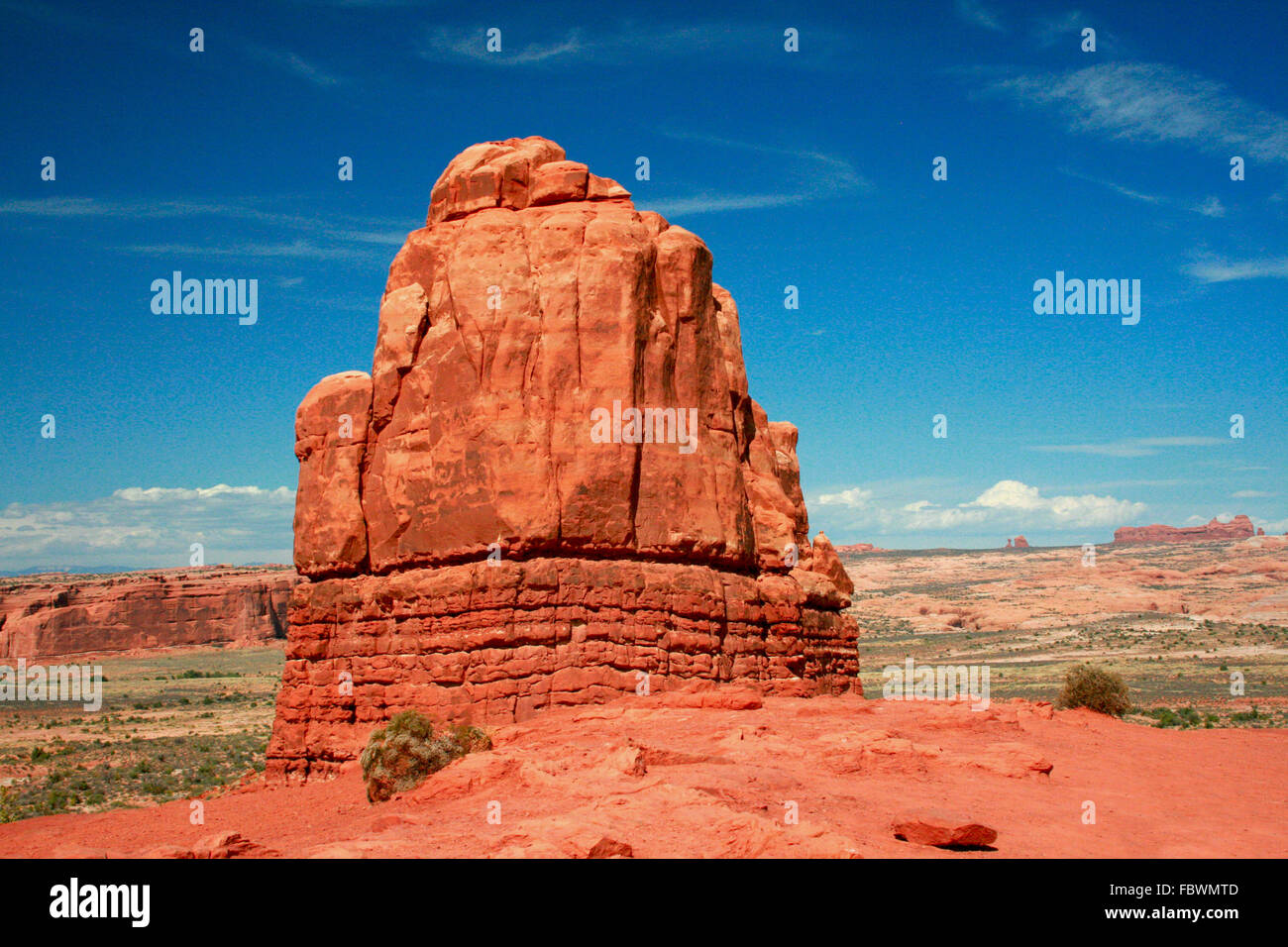Entrada Sandstein gehauen für Millionen von Jahren der Verwitterung Ergebnis in fantastische Formen im Arches Nationalpark Moab Utah, USA. Stockfoto