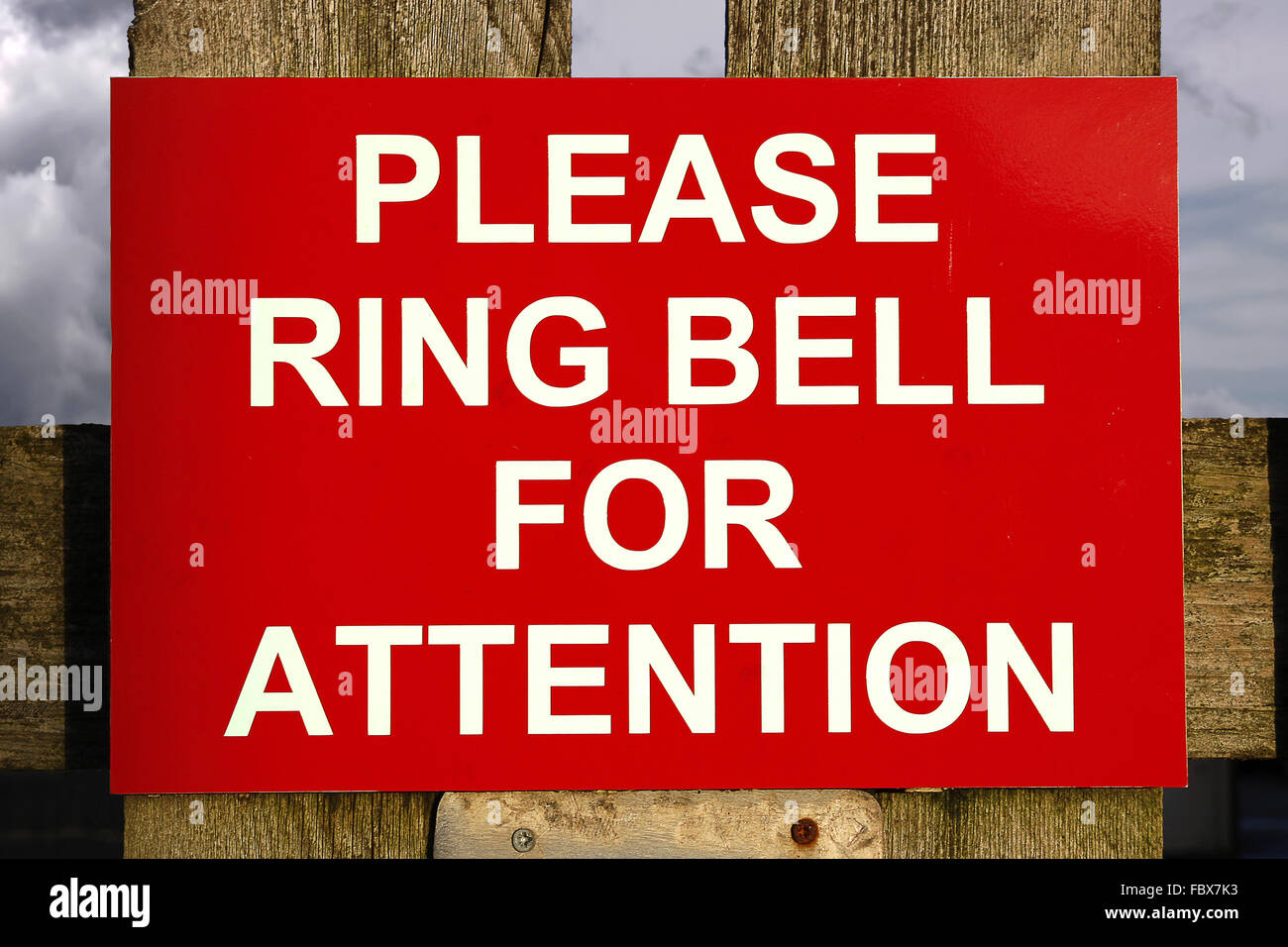 Rote und weiße Ring Bell Zeichen Stockfoto