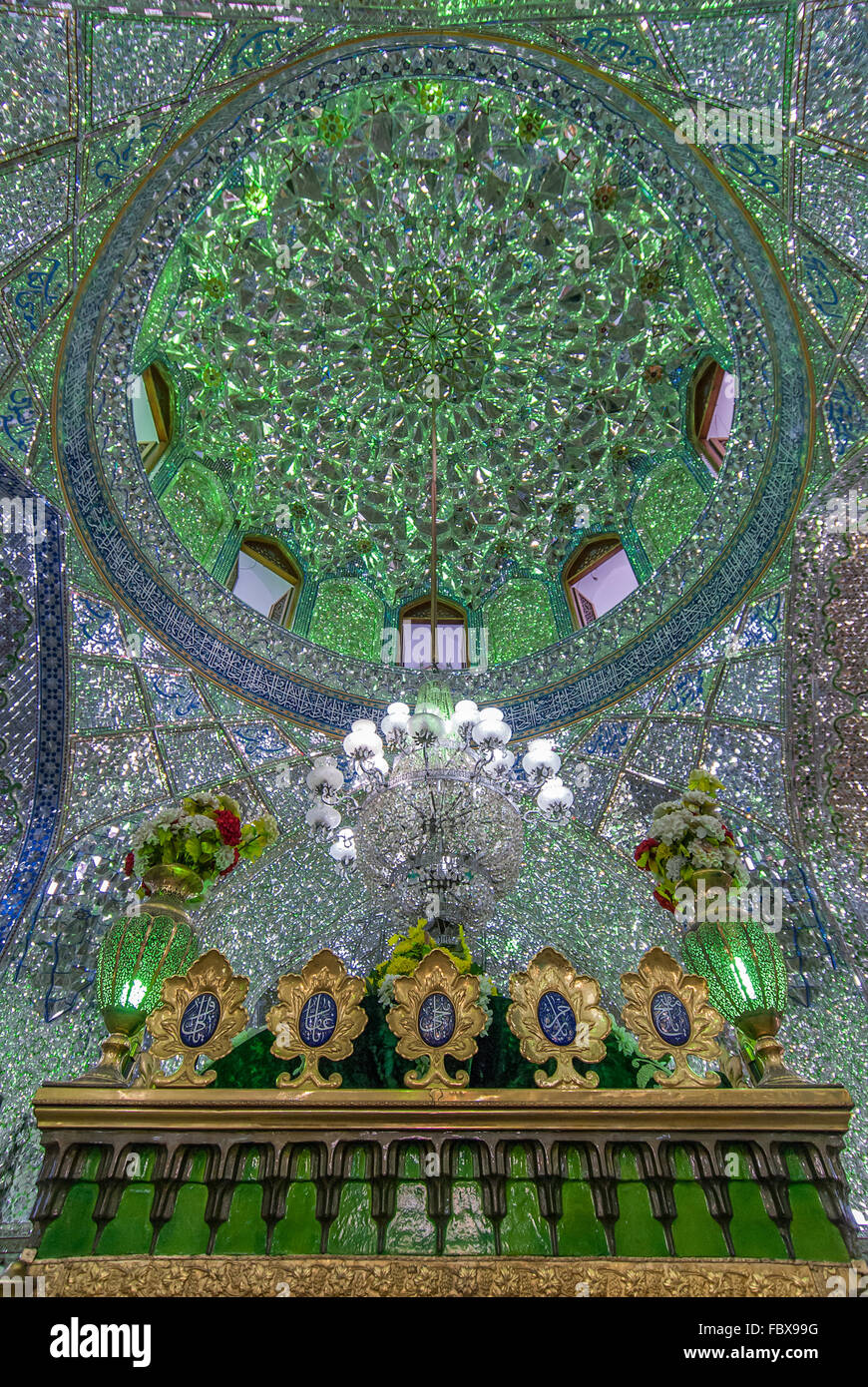 Verspiegelten Innenraum des Ali Ibn Hamza Schrein in Shiraz, Iran Stockfoto
