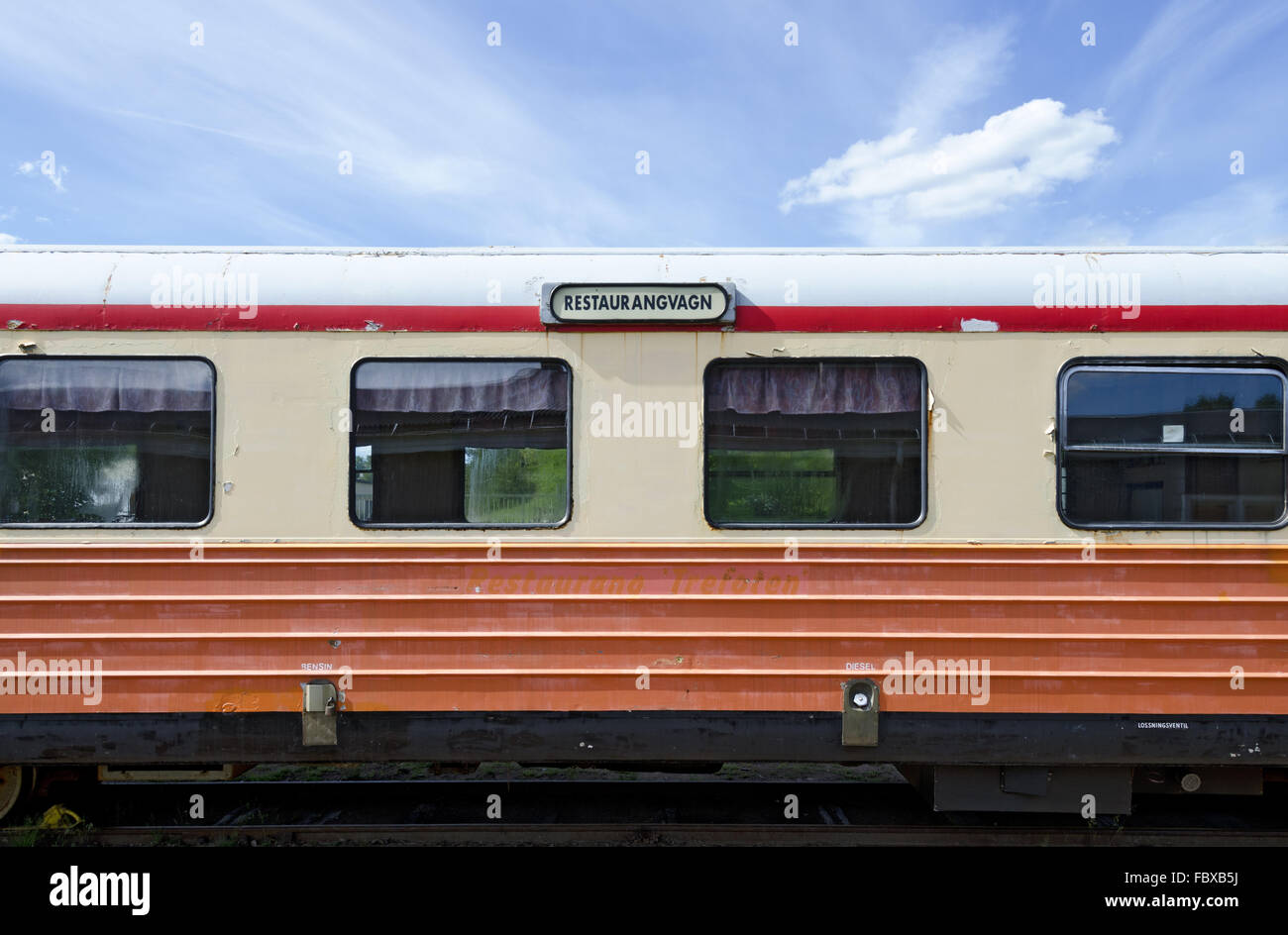 Speisewagen einer Schmalspur-Eisenbahn Stockfoto