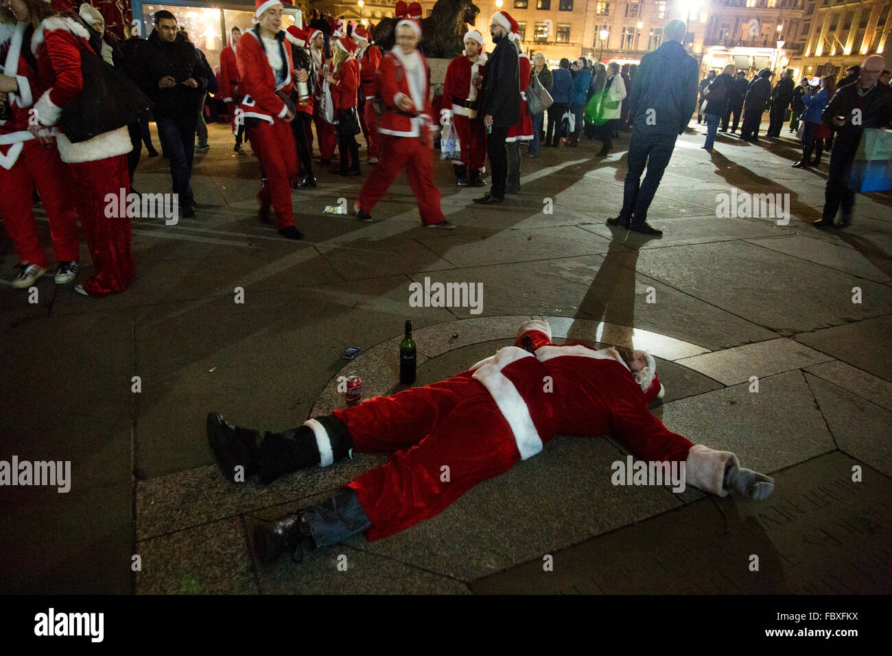 Betrunkene Santa Trafalga Square London Santa Con Stockfoto