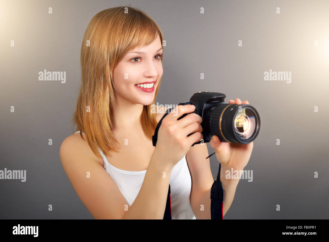 Teenager-Mädchen mit Digitalkamera Stockfoto