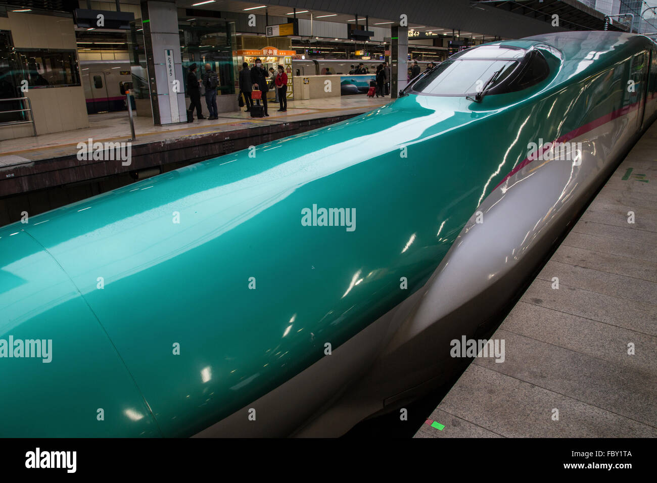 Japans Hauptinsel Honshu ist durch ein Netzwerk von high-Speed-Bahn-Linien bedeckt, die Tokyo mit den meisten größeren Städten verbinden. Stockfoto