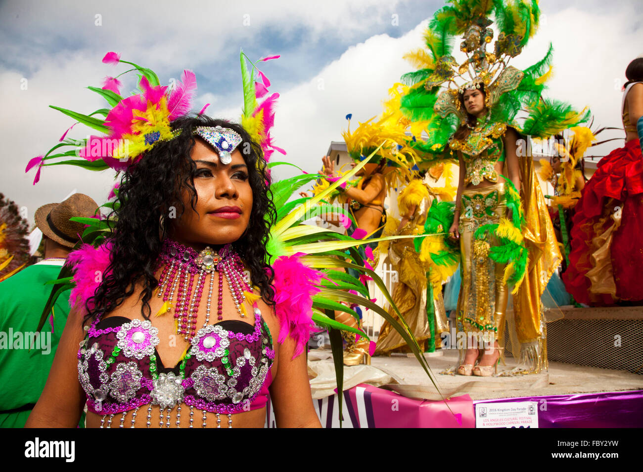 Samba Tanz Schwimmer bei den 31. jährliche Kingdom Day Parade (zu Ehren, die Erinnerung und die Arbeit von Dr. Martin Luther King) präsentiert von Stockfoto