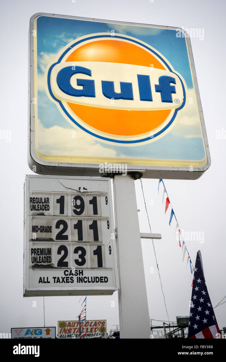 Preise an der Gulf Tankstelle in Brooklyn in New York am Sonntag, 17. Januar 2016. Mit dem Preis des Rohöls fallen unter $30 ist eine Gallone der nationale durchschnittliche Gaspreis $1,89. (© Richard B. Levine) Stockfoto