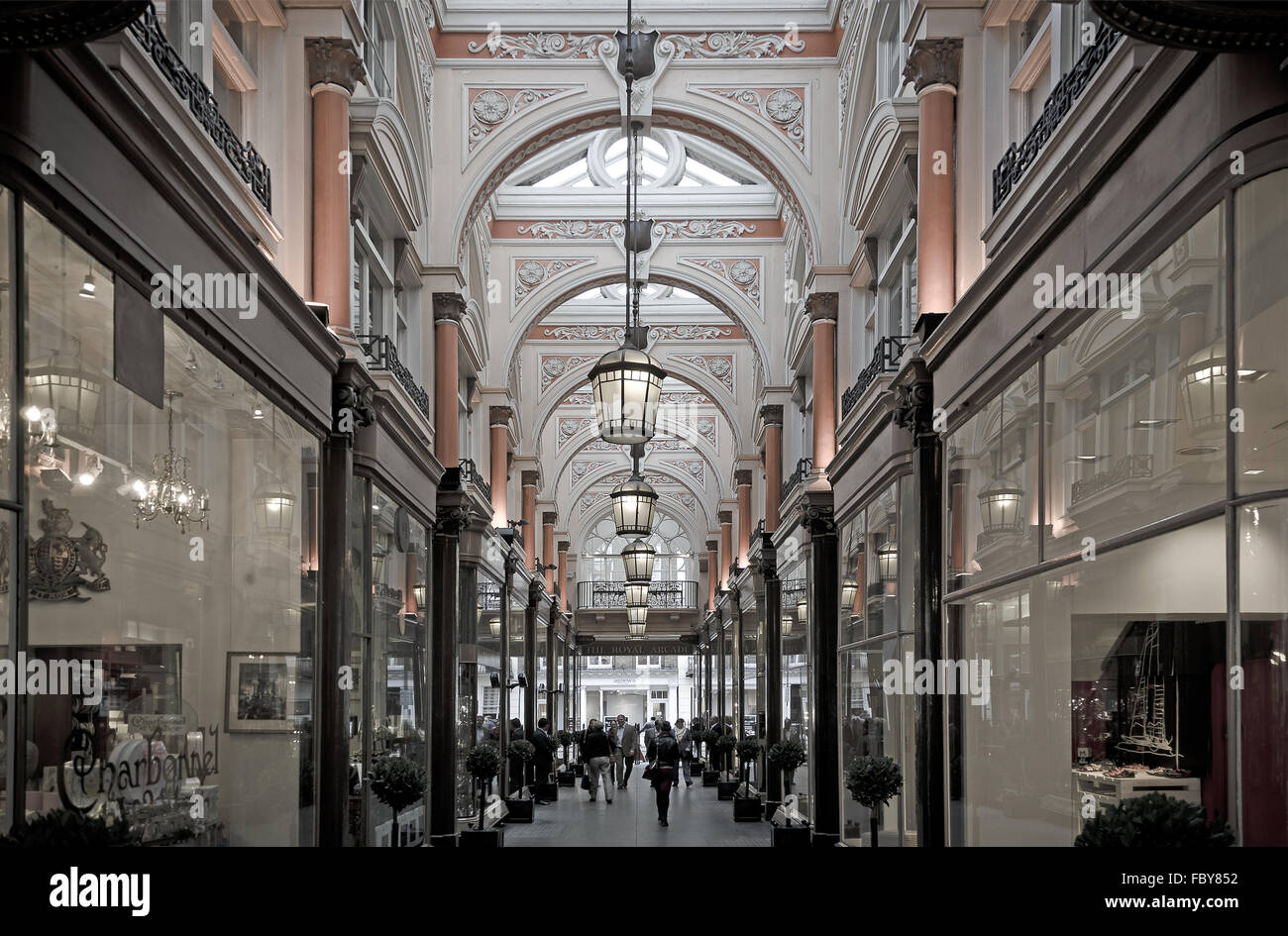Galleria Royal Arcade in der Old Bond Street Stockfoto