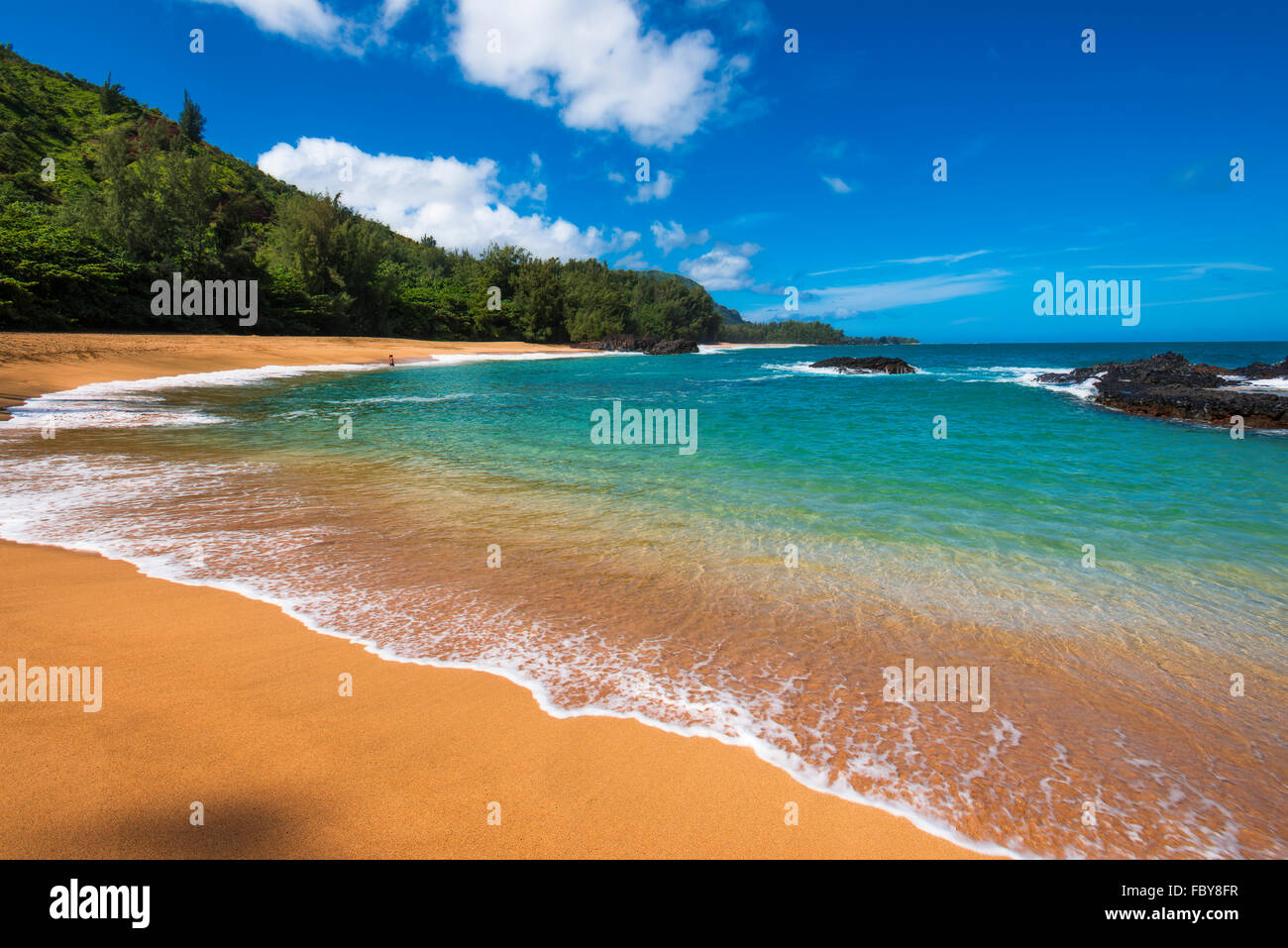 Sand und Surfen am Lumahai Beach, Insel Kauai, Hawaii Stockfoto