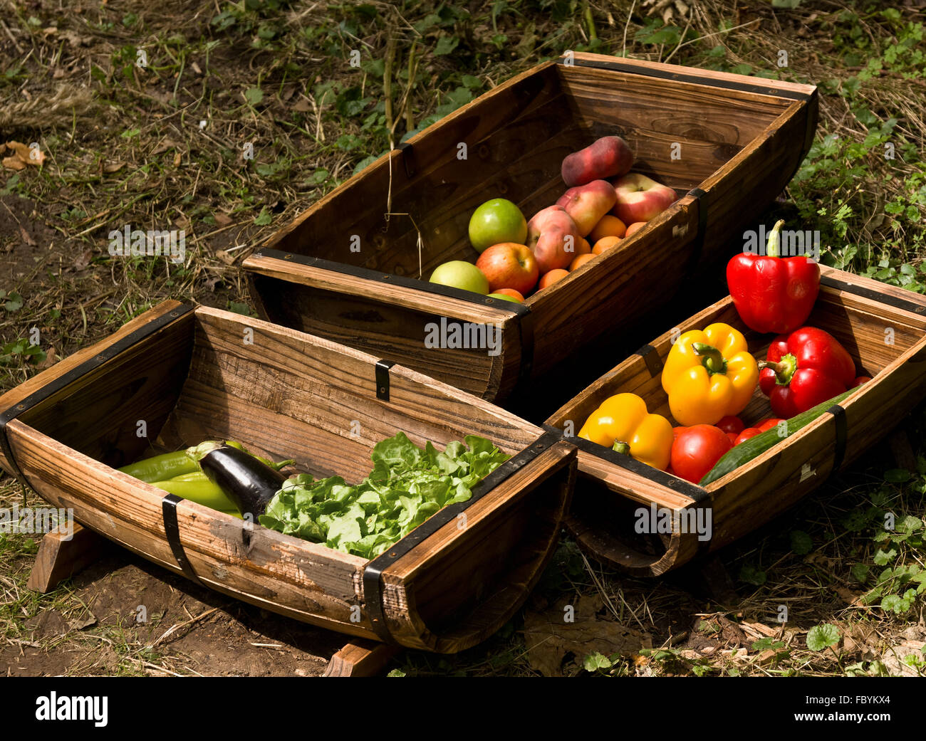 Obstkörbe aus Holz Stockfoto